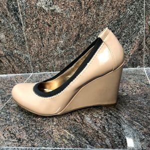 BCBGeneration wedge heels size 7